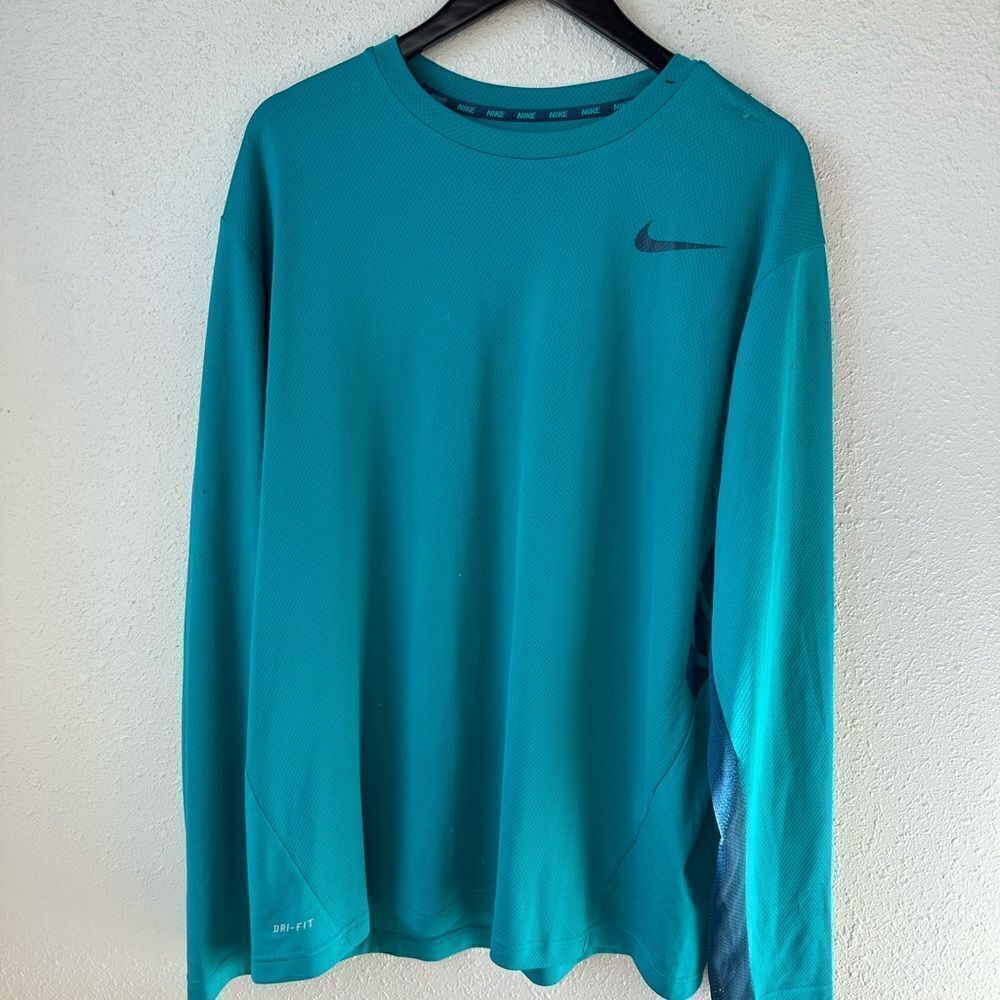 NWT Men’s Nike Dri-Fit Shirt